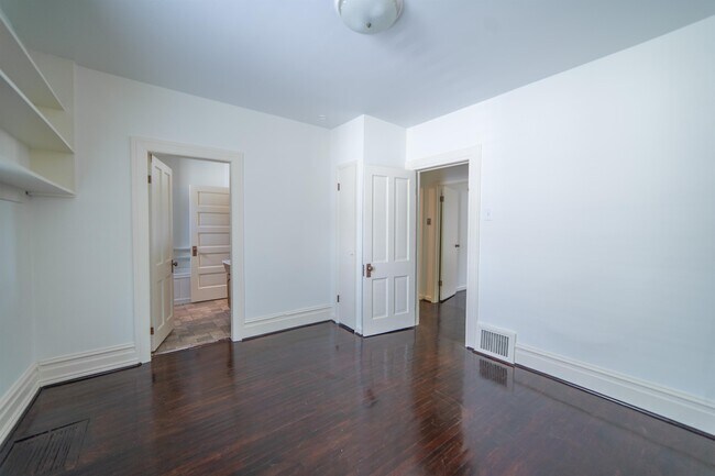 Building Photo - 2299 S 800 E