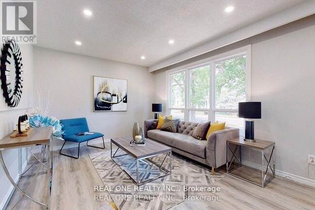 Building Photo - 105 Aurora Heights Dr