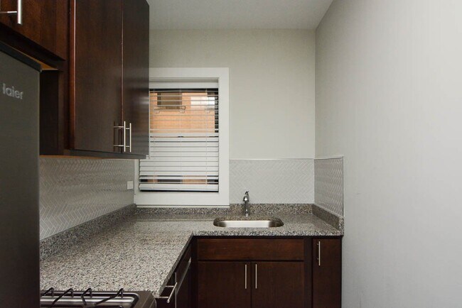 Foto del edificio - 533 W Belden Ave