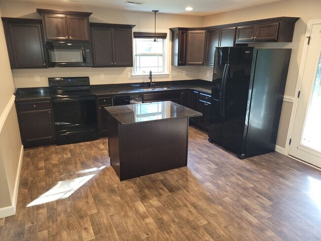 Foto del edificio - 108 Highland Spgs Lp