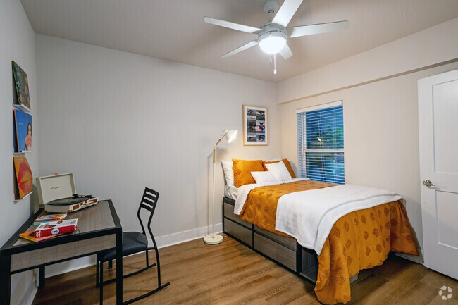 2BR, 2BT - D - 821SF (Balcón) - Noble 2500 | Student Housing