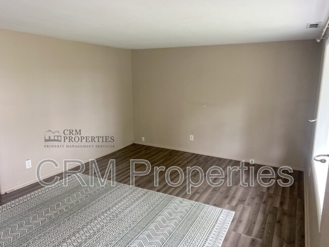 Building Photo - 1105 Wigwam Dr