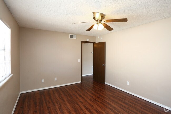 2HAB, 2BA - 970 ft² - Habitación principal - Aspen Walk