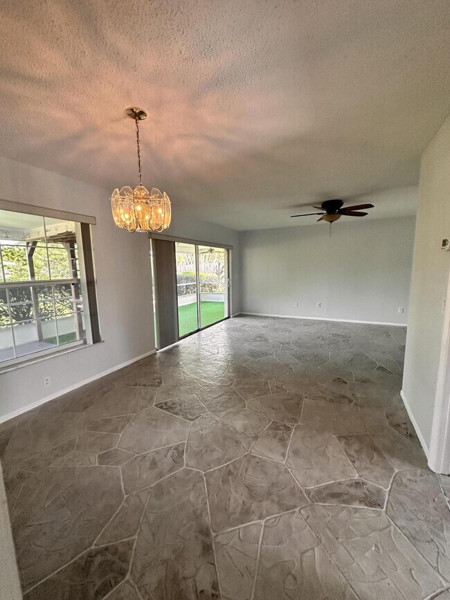 Building Photo - 1143 E 14th St