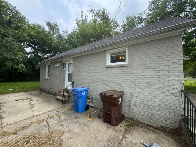 Building Photo - 3251 Spruce St