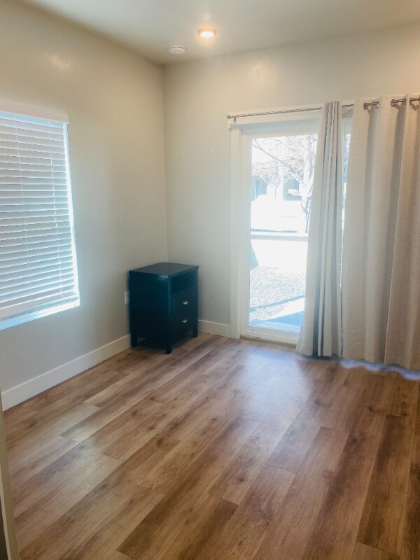 Foto del edificio - 5097 Laureston Way