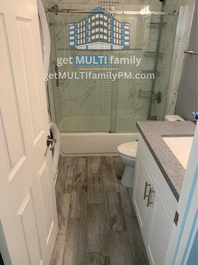 Building Photo - 1766 E 6th Ave