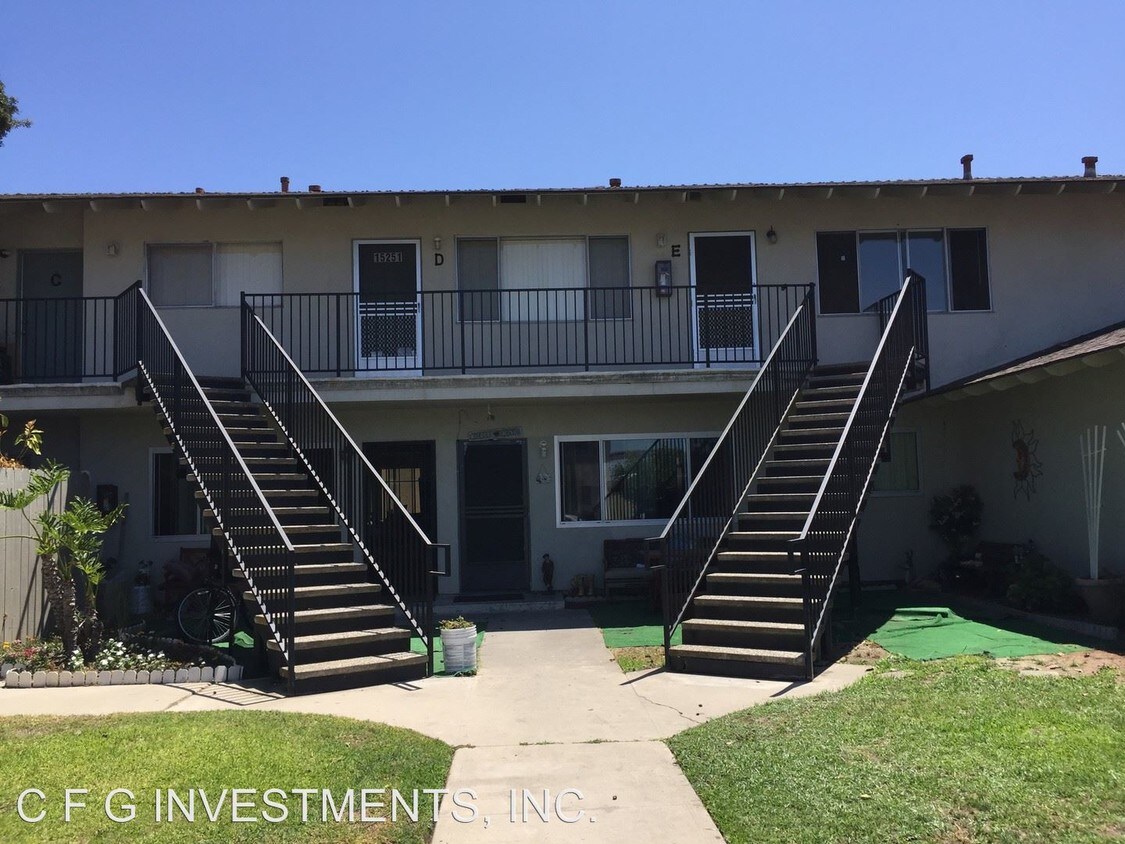 Foto principal - 15251 Van Buren St