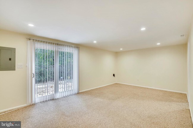 Foto del edificio - 1727 Fernham Ct