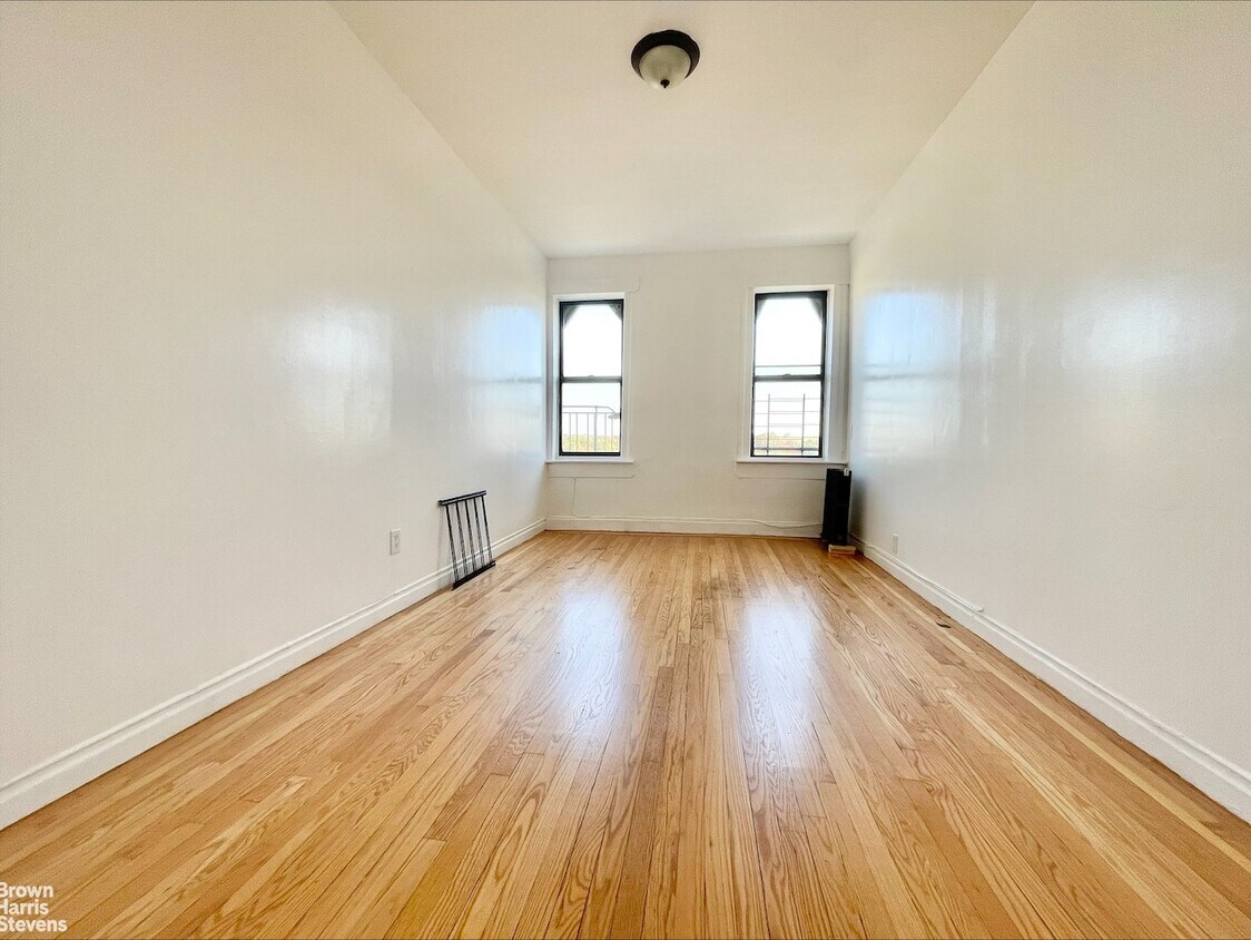 2105 Burr Ave Unit 6G, The Bronx, NY 10461 Room for Rent in The Bronx