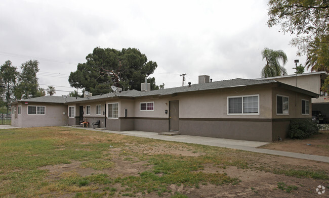 Building Photo - 1813-1825 Loma Vista St