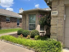 Building Photo - 800 Mahogany Dr