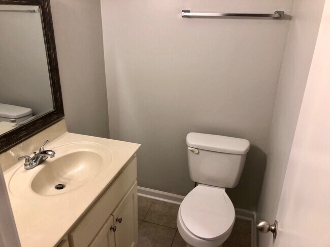 Master Bath - 1400 Elmdale Pl