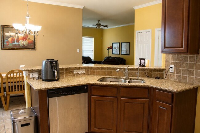 Foto del edificio - 13827 McKinney Creek Ln