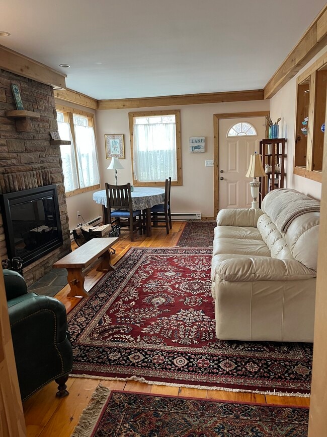 Building Photo - 785 Gunton Dr