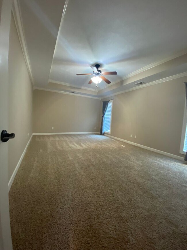 Foto del edificio - 64 Jeremiah Dr