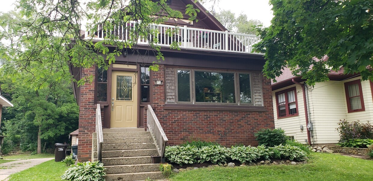 Primary Photo - 93 Elmhurst St