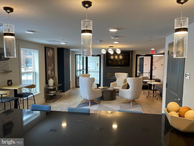 Foto del edificio - 3927 Fair Ridge Dr