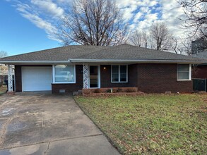 Building Photo - 2025 Mattern Dr