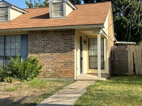Building Photo - 2517 Limestone Dr