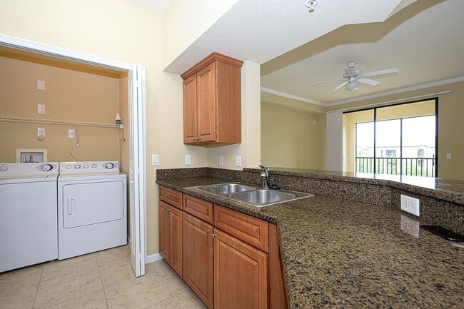 Building Photo - ANNUAL RENTAL - POSITANO PLACE-1 BED/1 BAT...
