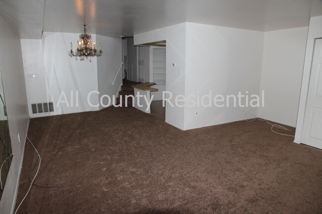 Building Photo - 7534 Roosevelt Blvd