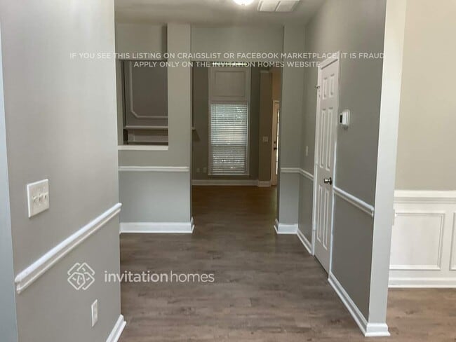 Building Photo - 2231 Creekway Dr