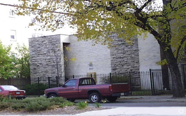 Primary Photo - 4423 N Ashland, Chicago, IL 60640