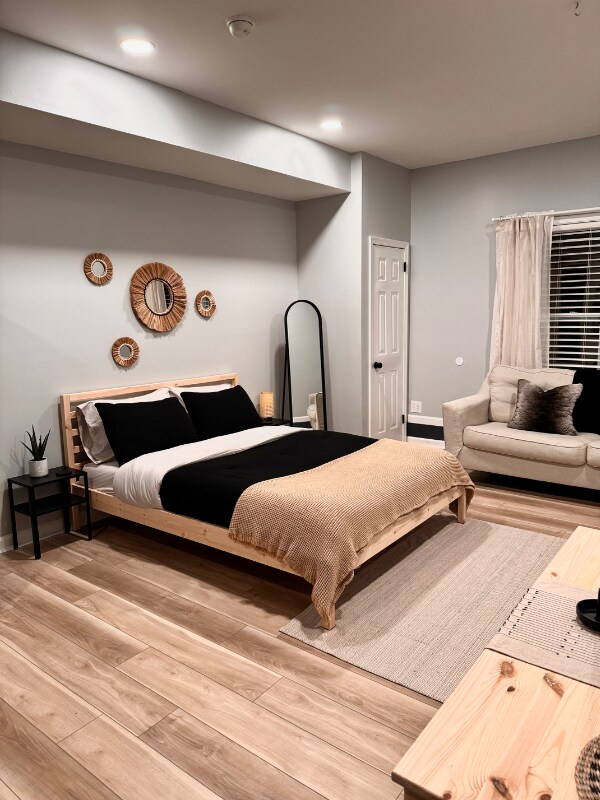 Foto principal - 4483 Ocean View Ave