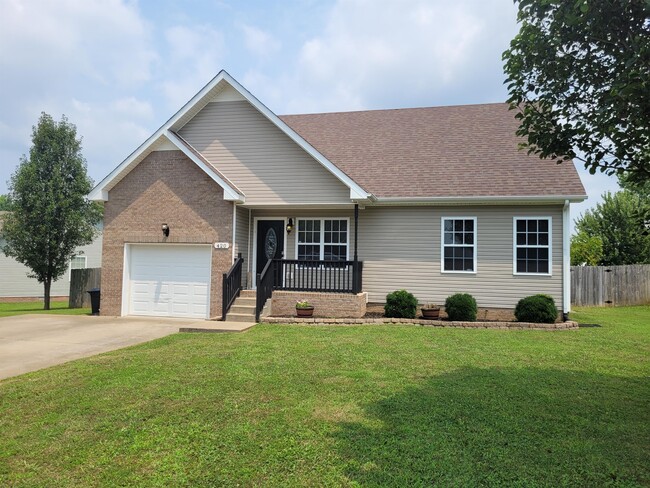 Building Photo - 420 Piney Dr