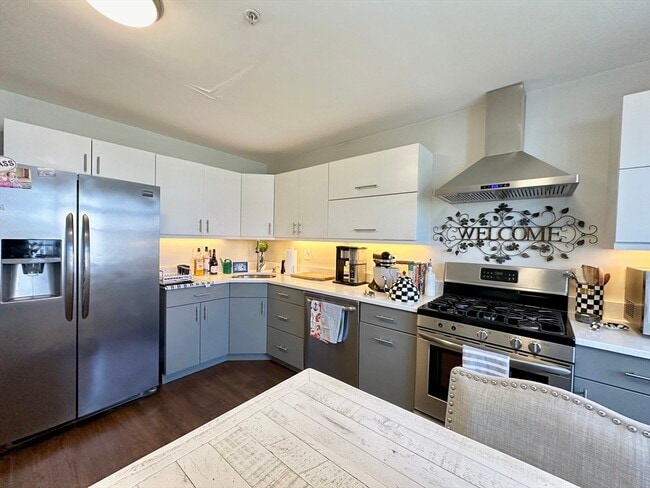 Building Photo - 180 K St