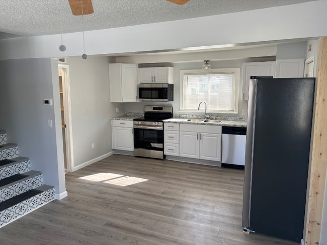 Building Photo - 1374 Webber Ave