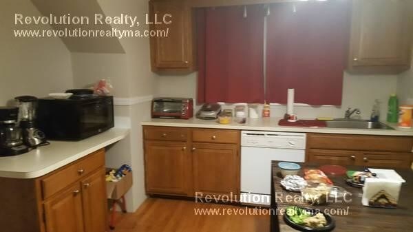 Primary Photo - 310 Forest St