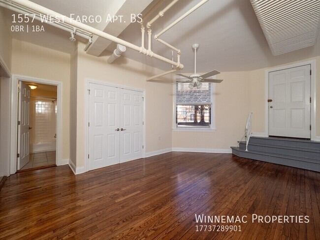 Building Photo - 1557 W Fargo Ave