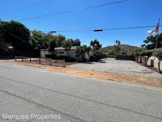 Foto del edificio - 3 br, 2 bath House - 13229 Lindo Lane