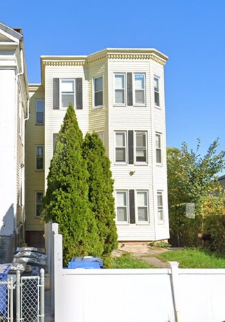 Building Photo - 40 Forest St