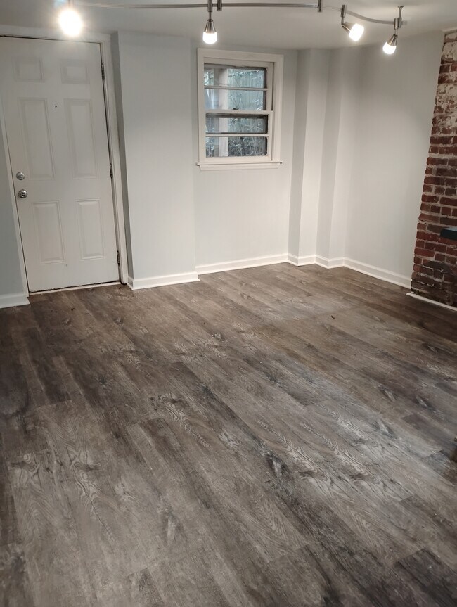 Foto del edificio - 210 Edward St