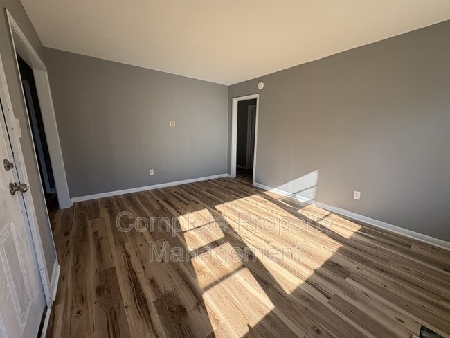 Foto del edificio - 808 Fairfax Ave