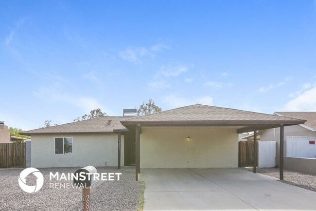 Building Photo - 2807 N 45th Dr