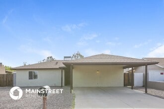 Building Photo - 2807 N 45th Dr