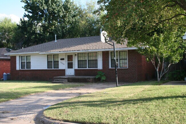 Building Photo - 5328 NW 45th St