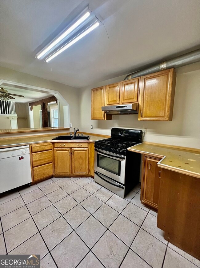 Foto del edificio - 112 Cherry Ln