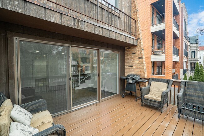 Foto del edificio - 924 W Wrightwood Ave