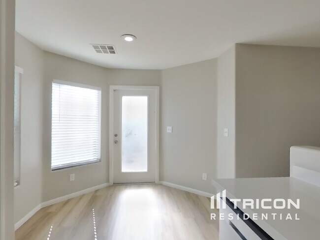 Foto del edificio - 2732 Sunrise Day Ct