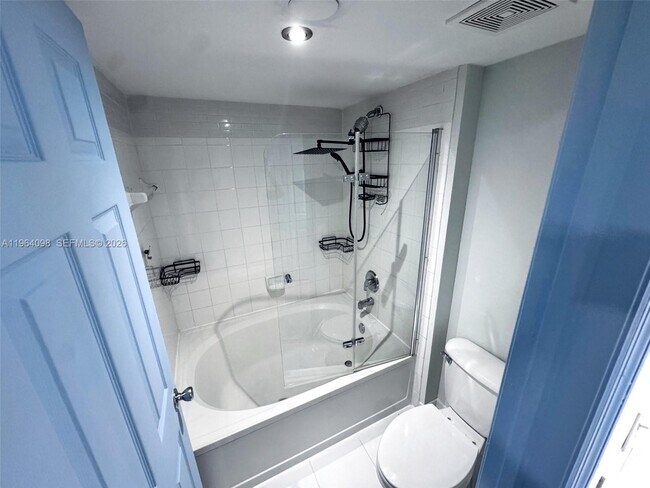 Foto del edificio - 2881 NE 185th St