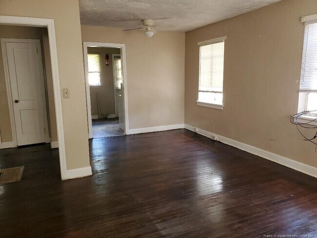 Building Photo - 1404 Briarcliff Dr