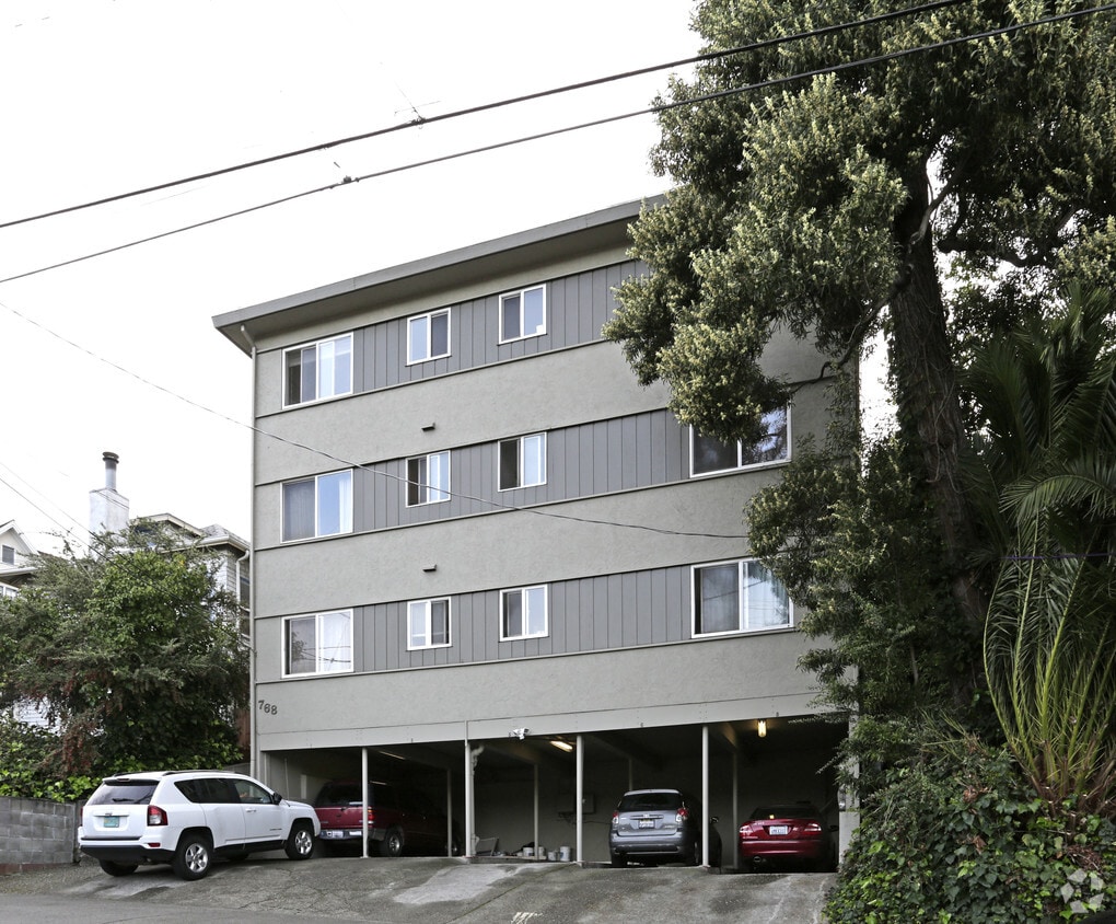 Primary Photo - 768 Walker Ave