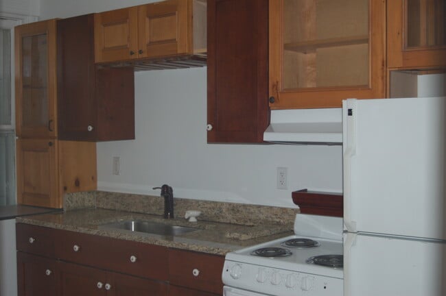 Kitchen - 708 S Eaton St