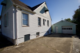 Building Photo - 1241 Locust Ave