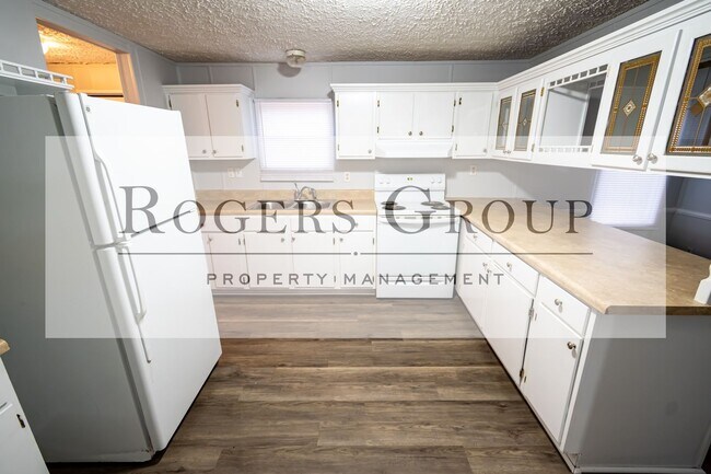 Foto del edificio - 158 Tutelo Rd